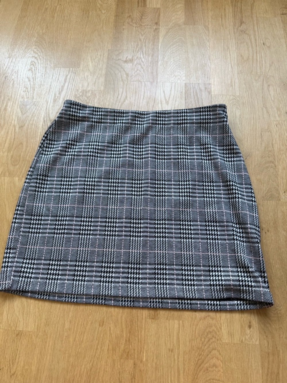 H&M Black and White Plaid Mini Skirt